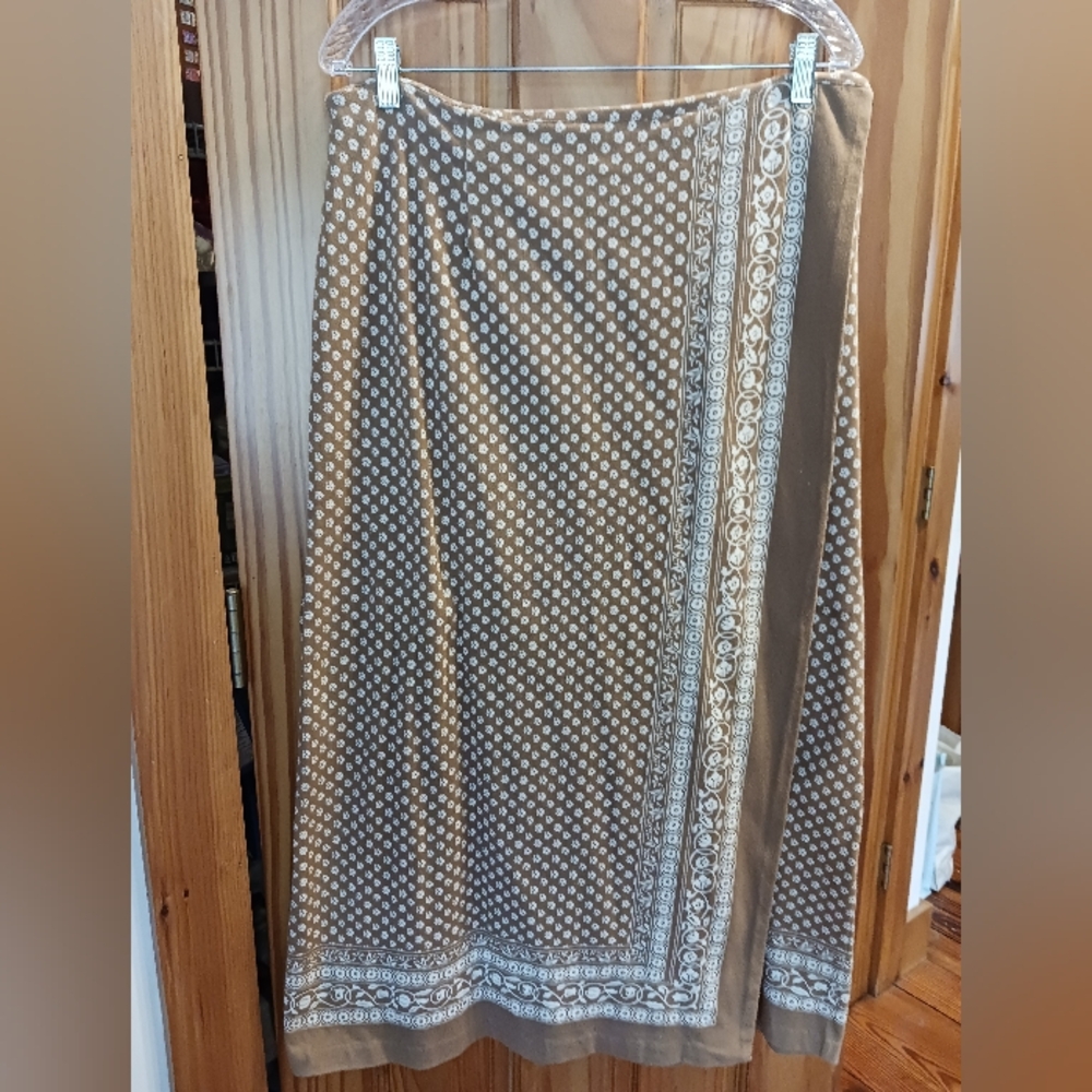 Coldwater Creek Maxi length Faux Wrap Skirt Tan Border Pattern 1X EUC